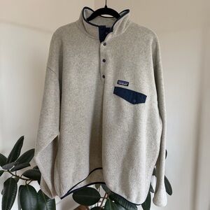 Patagonia Men's Gray and Navy Sweater Fleece